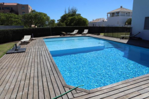 Vila dos Salgados em frentre a praia e ao Golf dos Salgados, Guia